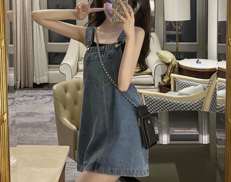 大码宽松牛仔背带裙夏新款胖妹mm遮肉显瘦连...