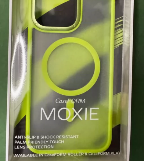 Momax磁吸手机壳 15pm 买手机送的...