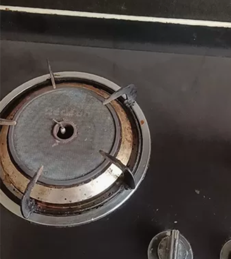 红日燃气煤气灶，正常使用中，表盘有稍微损坏...