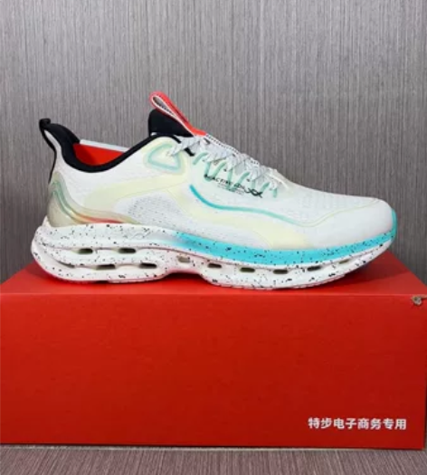 特步男鞋!40-44码!全新!正品特步减震...