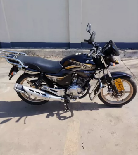 13年上牌雅马哈天剑125.发动机一颗螺丝...