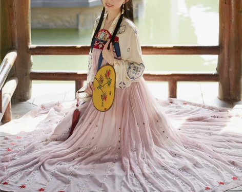 【十三余 小豆蔻儿】[鹿王梵音]6米摆下裙...