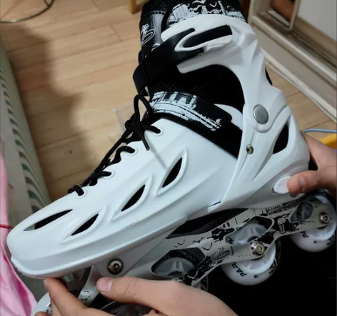 【邮费包出】【48小时发货】溜冰鞋成人旱冰...