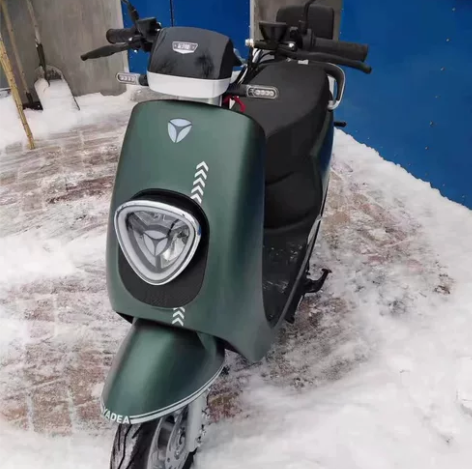 毕业低价转让二手电动车闲置转让，新国标雅迪...