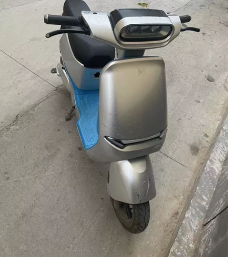 闲置哈啰棒途锂电池电动车，有绿牌，冬天续航...