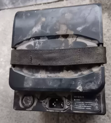 出自用的雅迪电动车的电池，容量为48V，还...