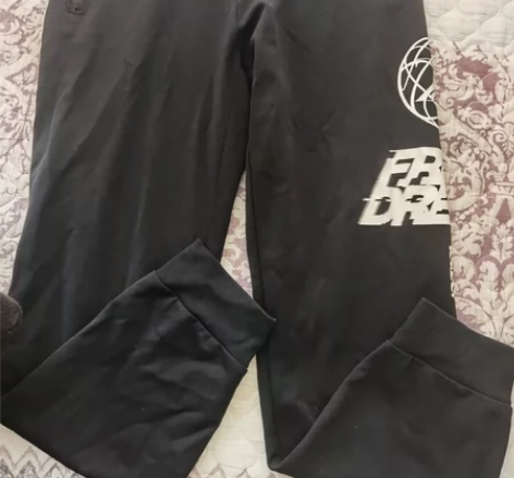 安踏儿童男童男大童运动裤春秋款黑色束脚裤薄...