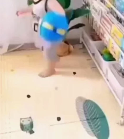 弹力踩踩球魔幻飞碟球脚踩变形球益智儿童室内...