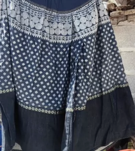 民族风，牛仔半身裙，松紧腰不挑身材。 闲置...