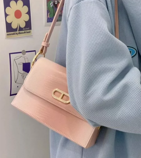 全新包邮|高颜值粉玫瑰小方包2024新款甜...