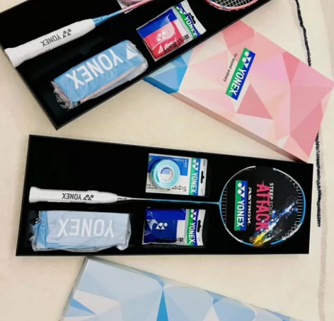 【低价甩卖】全新尤尼克斯羽毛球拍天斧100...