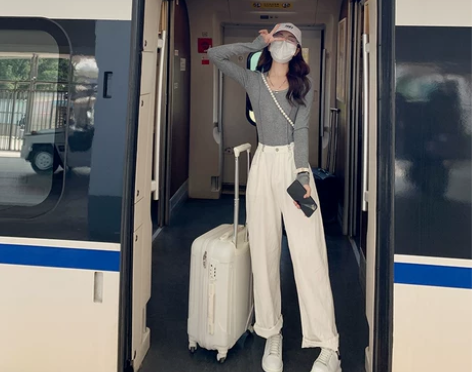 曾小咸女装白色牛仔裤女2022新款直筒宽松...