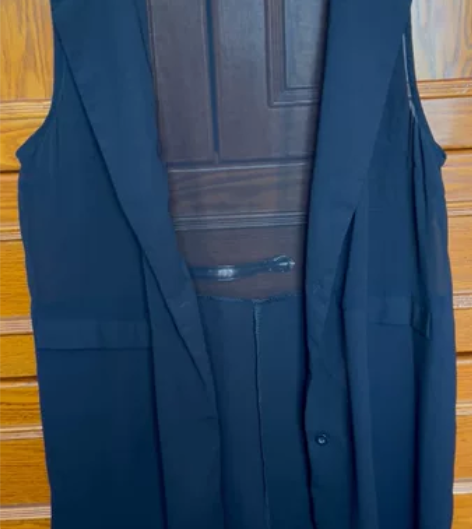 女士背心，黑色，胸围96左右，衣长74左右...