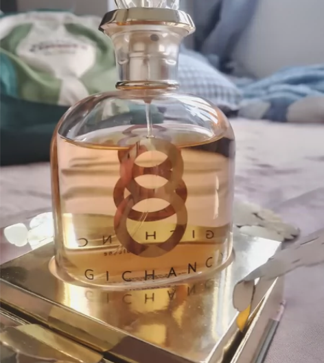 姬存希古龙香水原价888 这一款是茉莉香的...