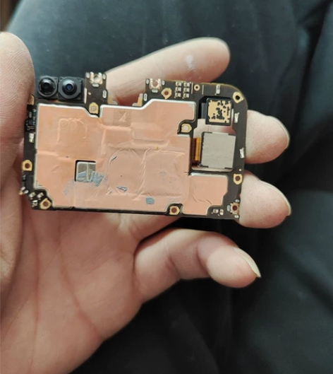 opporeno4  内存密码不详，不开机...