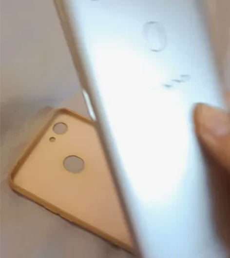 OPPOa73，屏幕有明显裂痕，除了屏幕无...