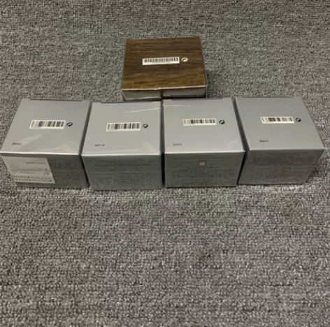 奔驰原厂原装进口香水，五种香味，迈巴赫沉木...