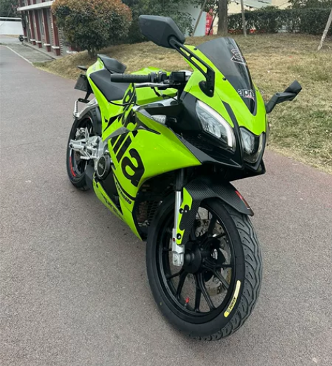 最新到货一台23年阿普利亚250新款 改装...