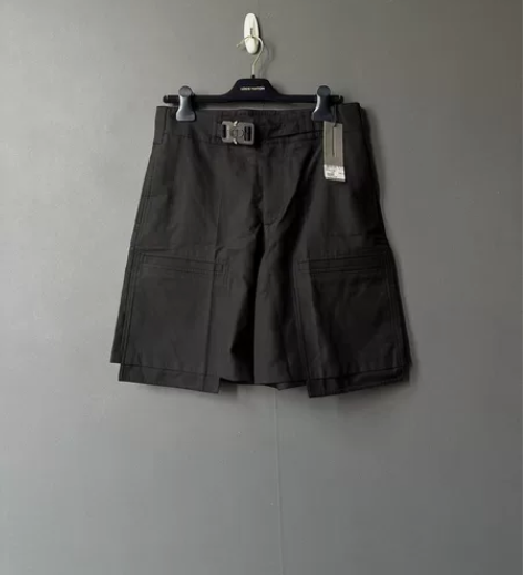 ?Dior 机能扣短裤 尺码：46 裤长5...