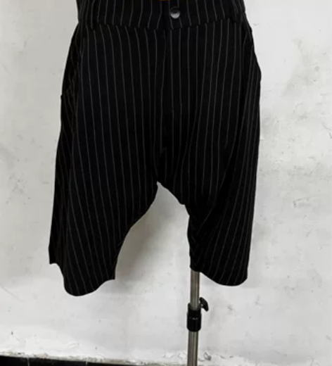 男士夏季中长短裤，大中小码数都有，喜欢的可...