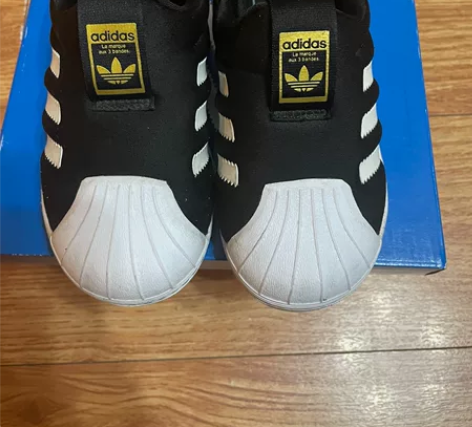 Adidas阿迪达斯S82711 感兴趣的...