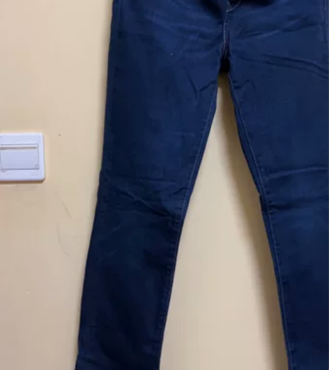 Levis牛仔裤，实体店买的，800+，一...