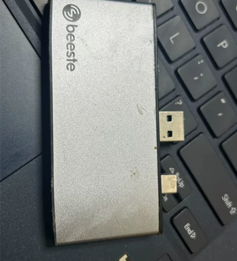 Beeste     Surface扩展坞...