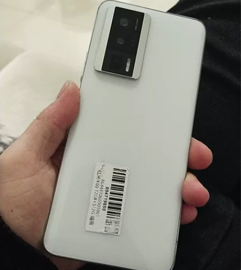 红米K60，高配12+512，第一代骁龙8...