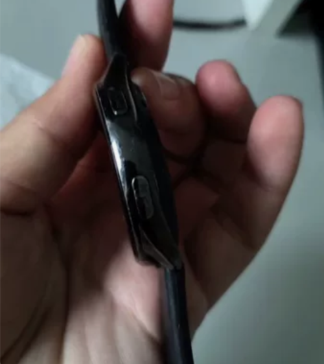 一加一代手表 功能正常，手表表面有点刮花轻...