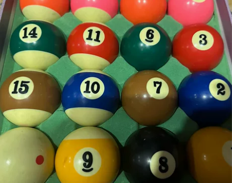 打了一个月的二手中式黑八台球 带盒 仅剩3...