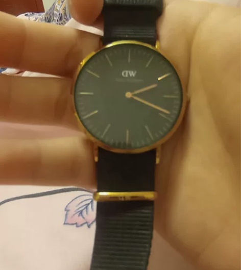 香港本地表行买入，现在出 感兴趣的话点“我...