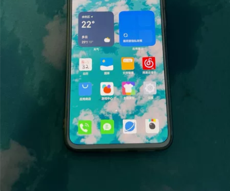 魅族17 8+128 后盖有点脱胶 但带壳...