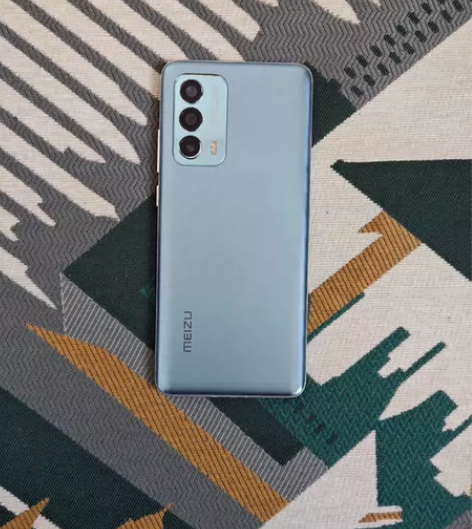 魅族18 魅族18，踏雪，8+128；骁龙...