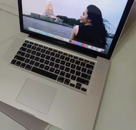 1.个人出，闲置不用了，嗯，比较新，拆封过...