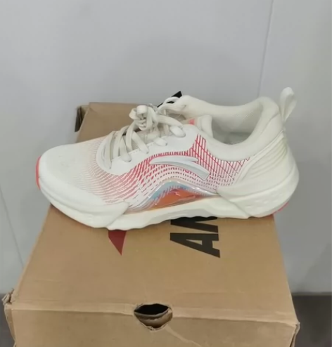 安踏女鞋春秋织面跑鞋，中国冰雪联名36码，...