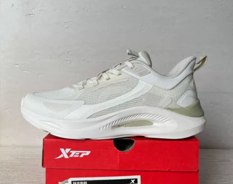 特步跑步鞋男夏季新款轻便运动鞋网面男鞋减震...