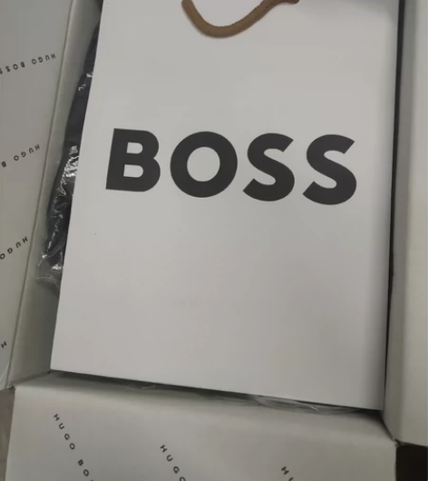 hugoboss棒球手套×1  179 定...