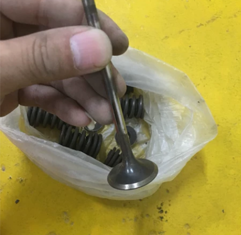 本田cbx250气门一套，成色看图，看好在...