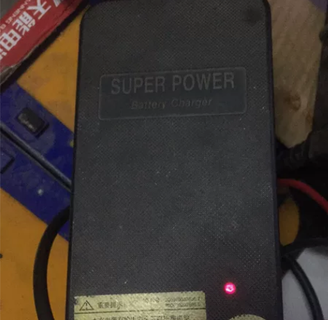 爱码电动车专用充电器4820 感兴趣的话给...