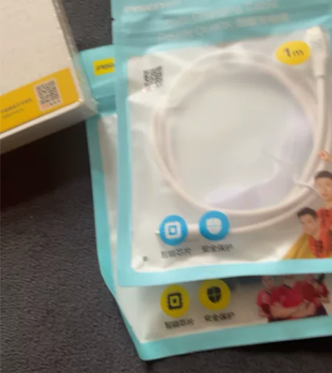 品胜苹果13手机膜，手机壳， 2条数据线 ...