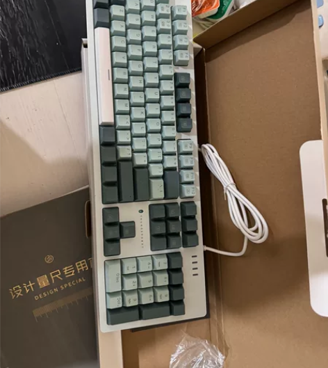 雷神k104机械键盘红轴用了一个月 感兴趣...