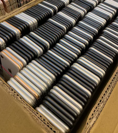 8代，原装机无锁，卡贴原机，电池80+ 感...