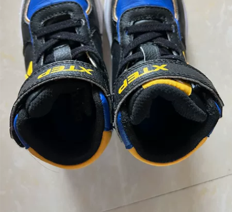 特步23码板鞋，专柜购，合适的收，非常好穿...