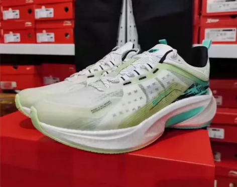 特步男子夏季休闲鞋 四个配色 全新原盒无瑕...