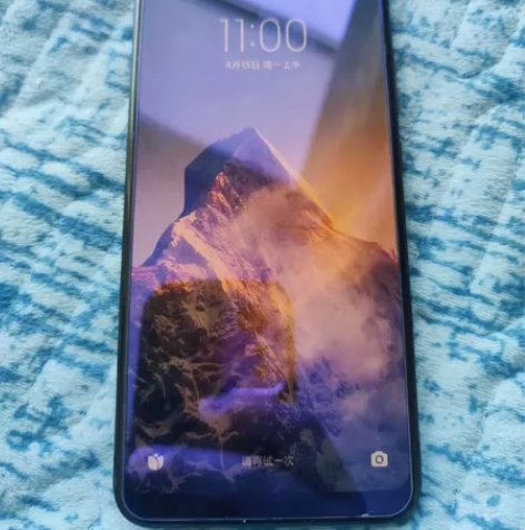 小米8  黑色 6+128  9新吧，全机...