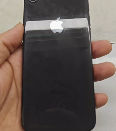 iphone8 国行64G 不能刷机换过屏...