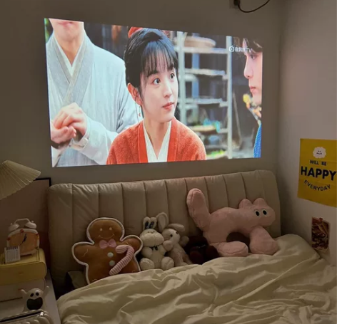 急卖自用原价2399元坚果投影仪超高清4K...