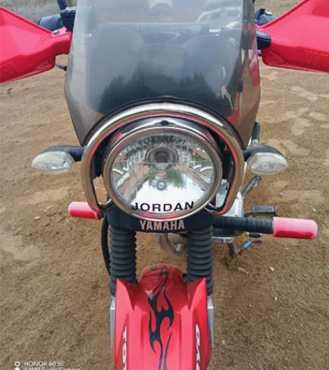 雅马哈天剑125摩托车    2015年4...