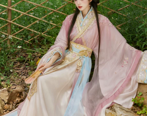 十三余小豆蔻儿在水一方2024新款大袖襦交...