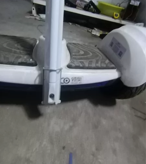 领奥智能平衡车 锂电池带充电器